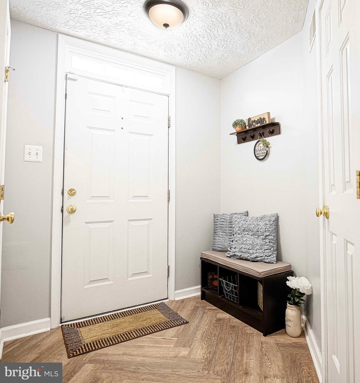 9736 Morningview Circle Perry Hall, MD 21128 - Photo 5 of 33 Foyer