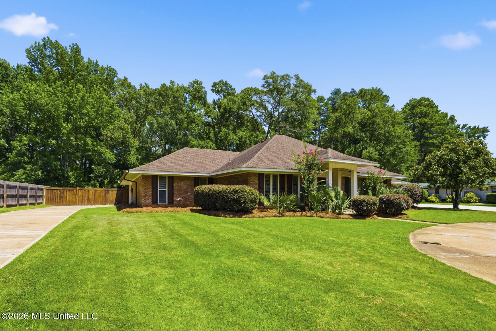 96 Summit Ridge Drive Brandon, MS 39042 - Photo 2 of 38 96 Summit Ridge-1