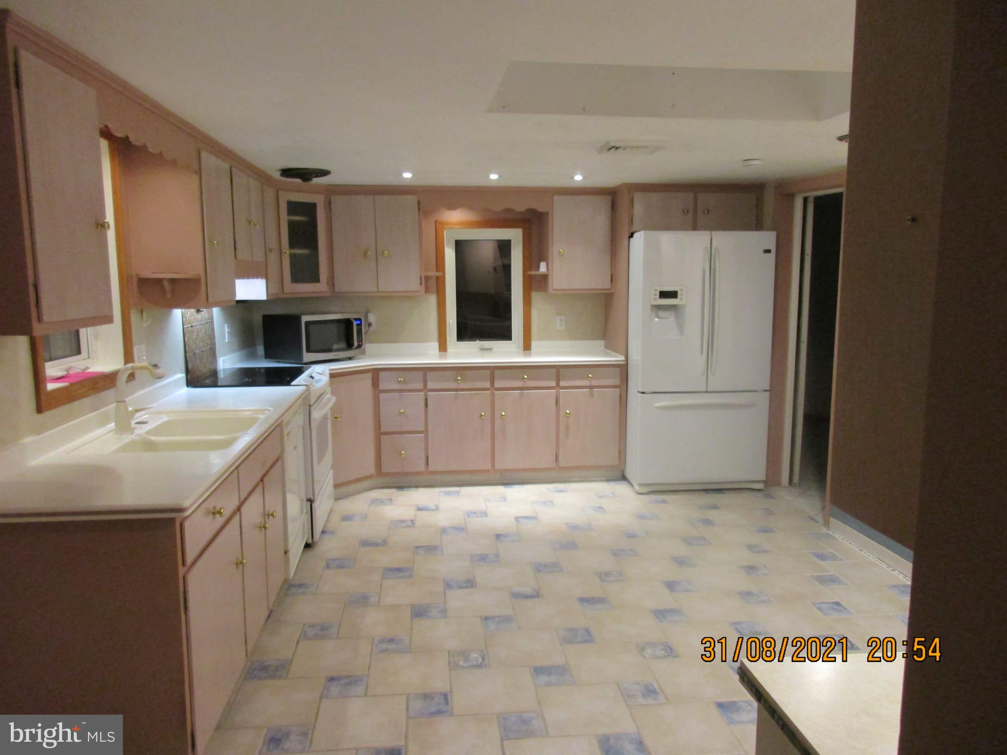 100 Wheatfield Road Sinking Spring, PA 19608 - Photo 2 of 28