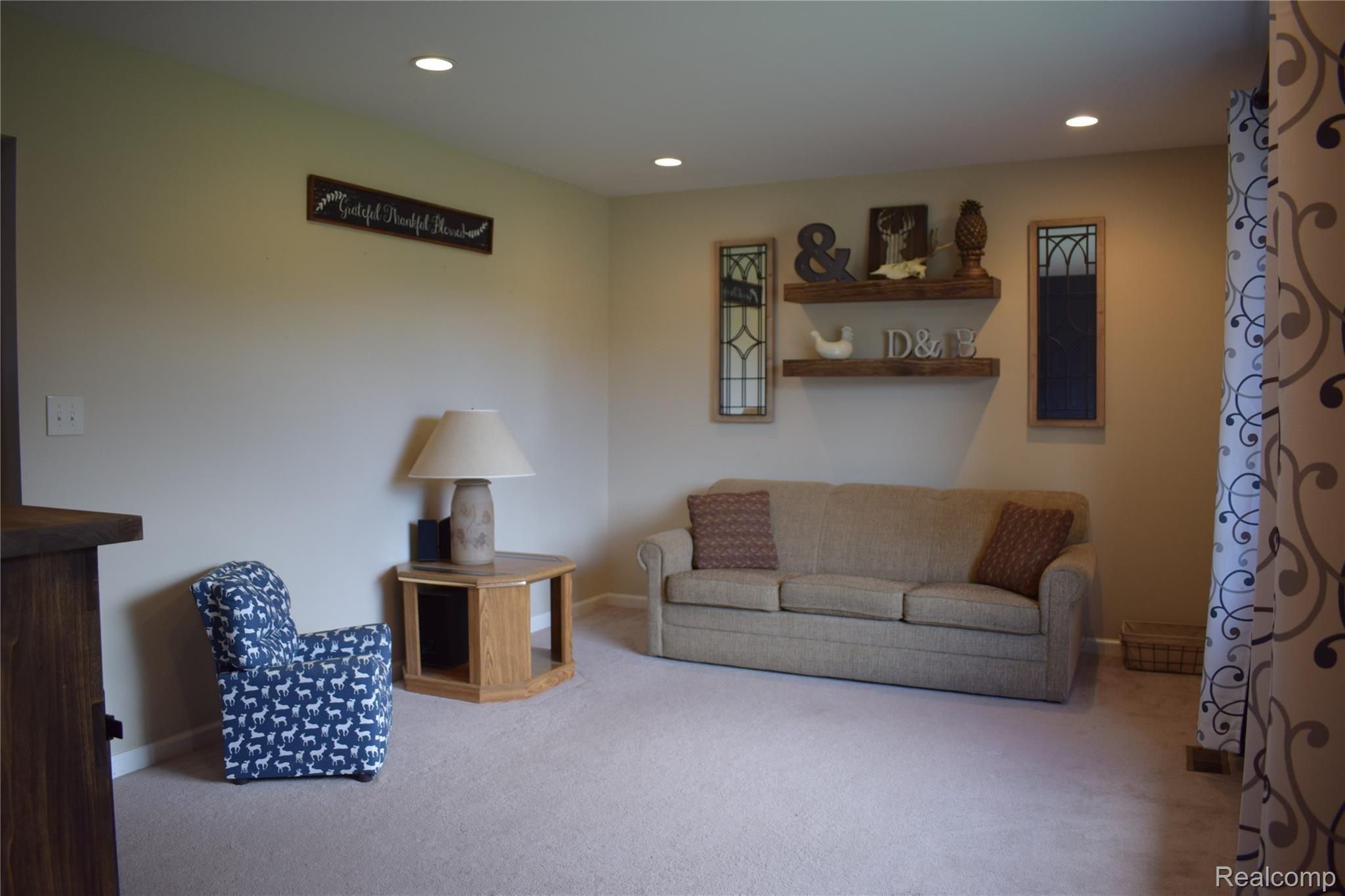 803 North Road Fenton, MI 48430 - Photo 10 of 24 10.JPG