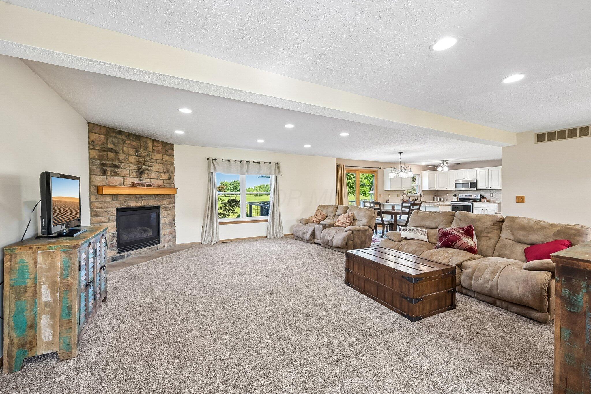 12417 Bulen-Pierce Road Lockbourne, OH 43137 - Photo 16 of 129 Great Room