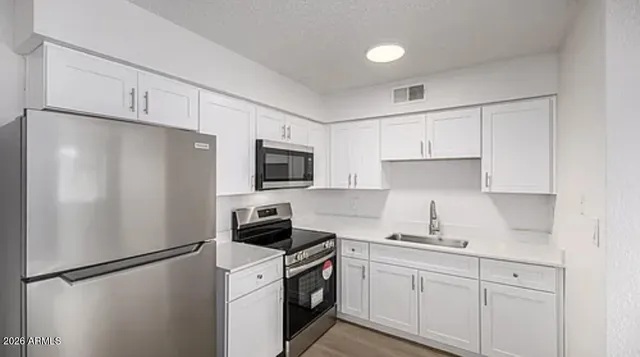 $1,450 | 2615 East Greenway Road, Unit 21, Phoenix, AZ 85032