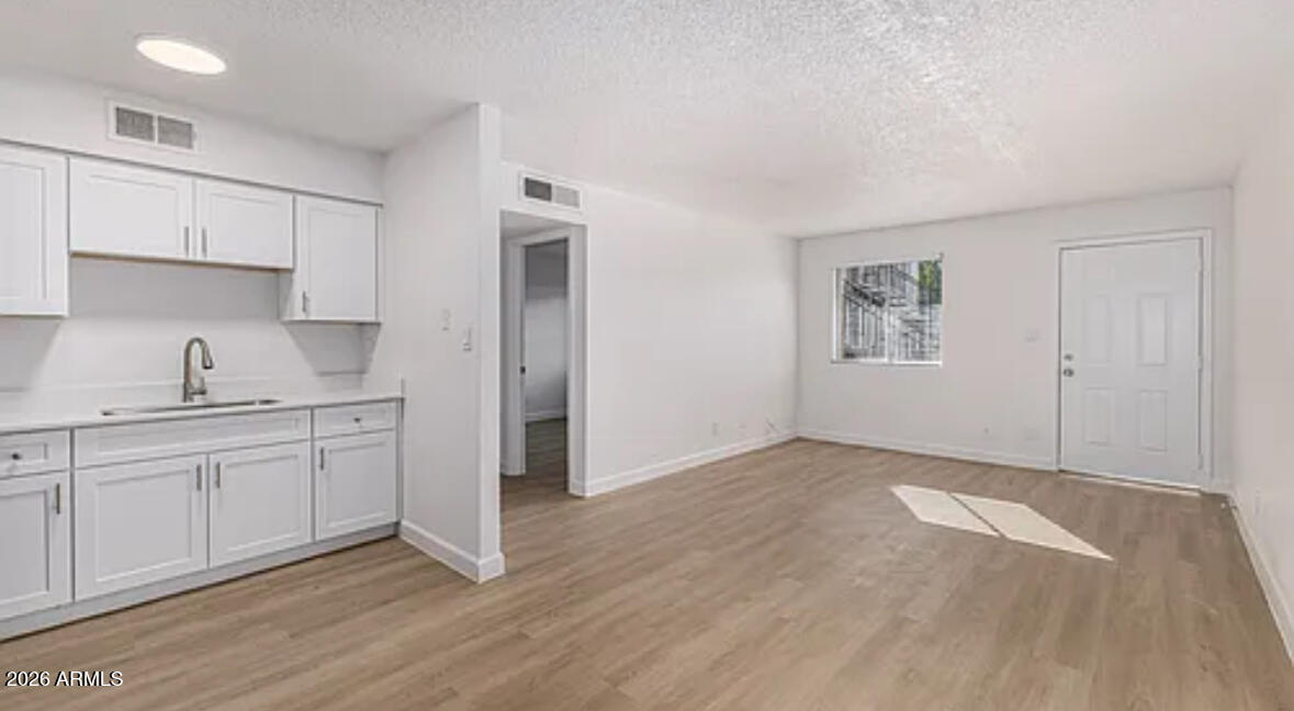 2615 East Greenway Road, Unit 21 Phoenix, AZ 85032 - Photo 7 of 10 IMG_3081