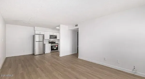 $1,250 | 2615 East Greenway Road, Unit 21, Phoenix, AZ 85032