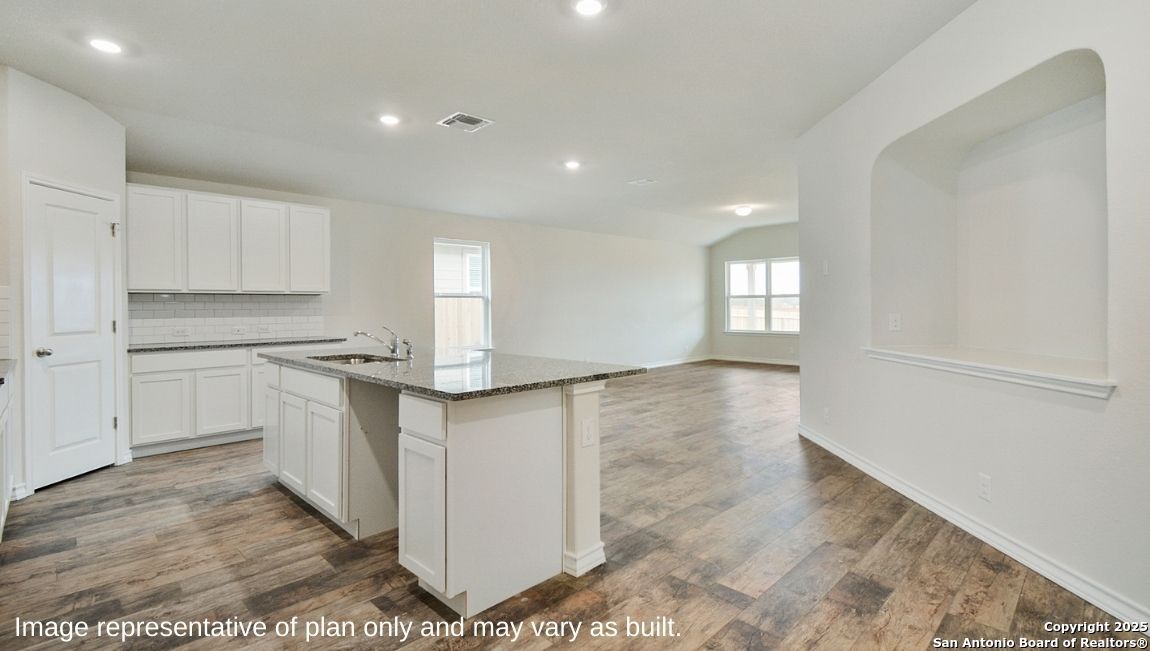 12715 El Arrayan Converse, TX 78109 - Photo 3 of 34