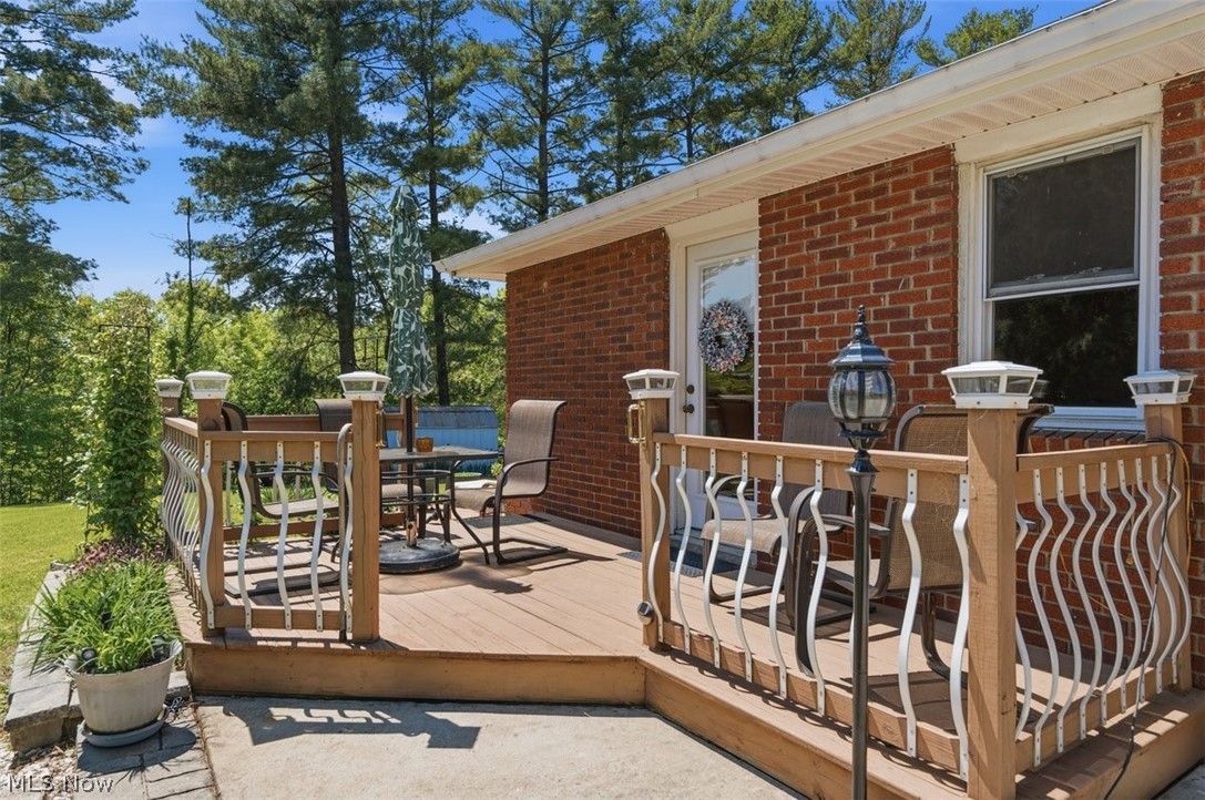 800 Arends Ridge Road Marietta, OH 45750 - Photo 22 of 50 Right Side Deck