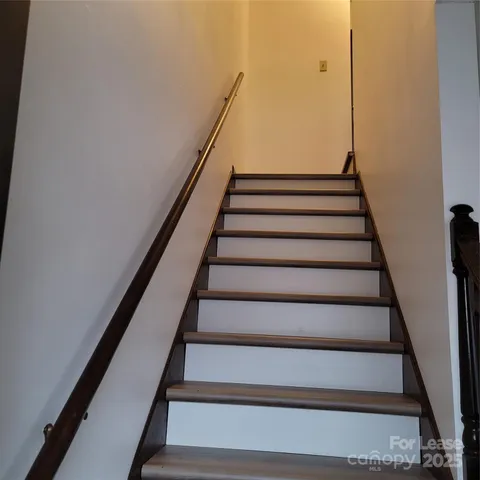 $1,100 | 728 10th St Boulevard Northwest, Hickory, NC 28601