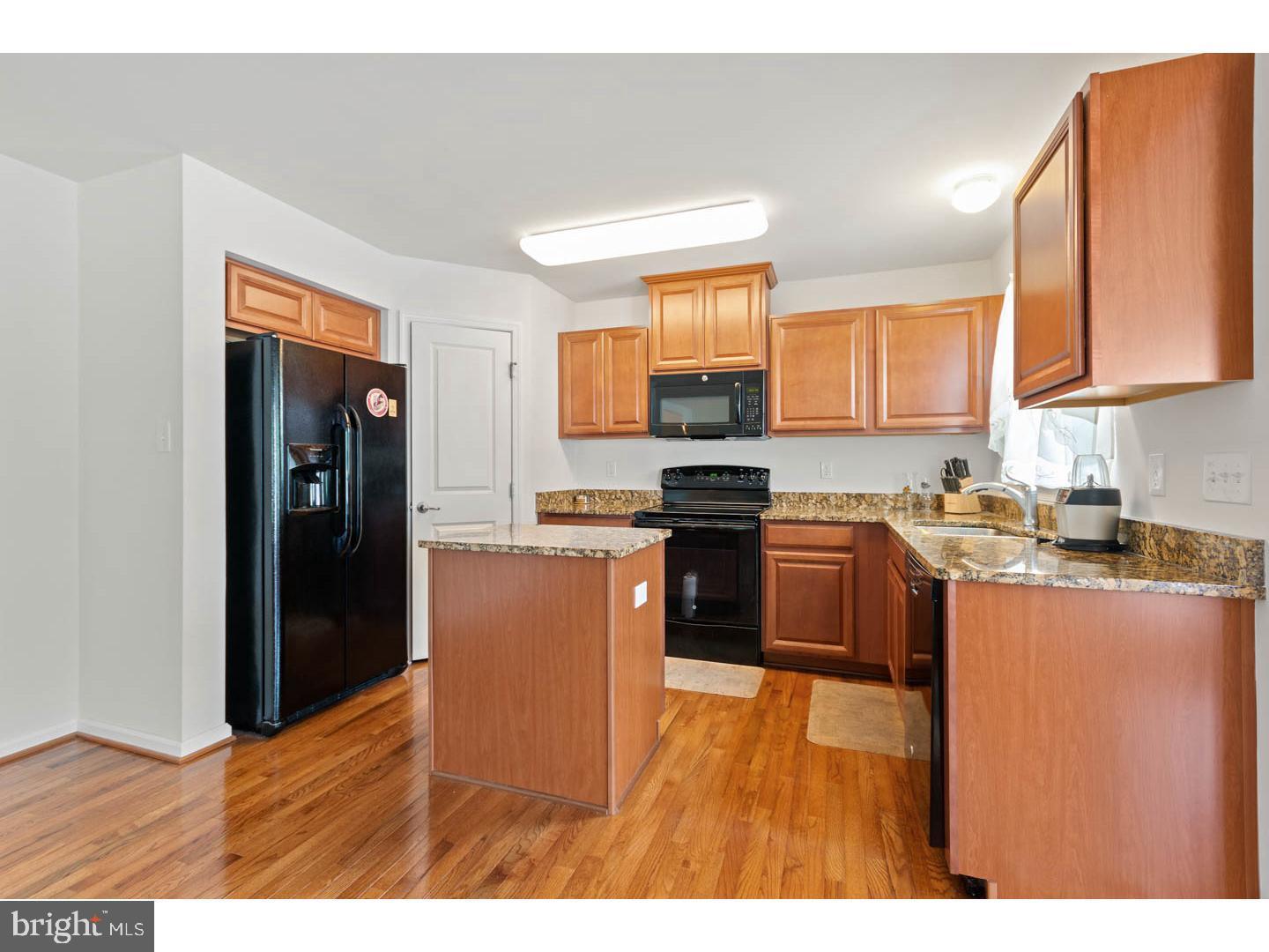 107 Redtail Hawk Circle Sewell, NJ 08080 - Photo 3 of 14 Gallery Image 3