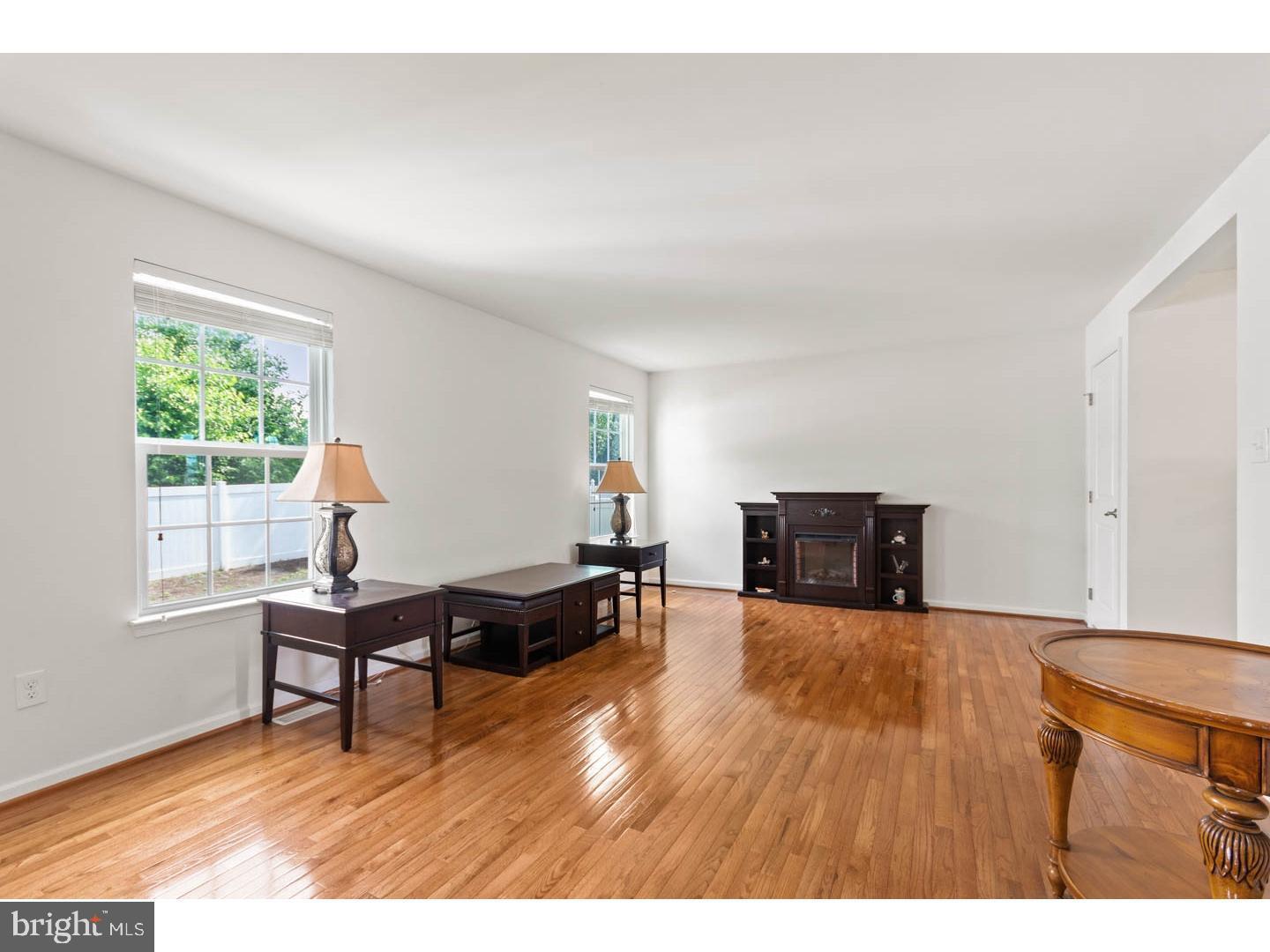 107 Redtail Hawk Circle Sewell, NJ 08080 - Photo 6 of 14 Gallery Image 6