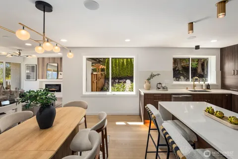 $1,650,000 | 7005 58th Avenue Northeast, Seattle, WA 98115