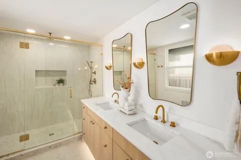$1,650,000 | 7005 58th Avenue Northeast, Seattle, WA 98115