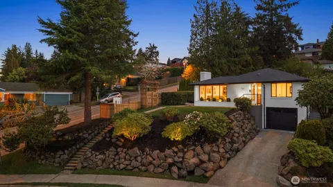 $1,650,000 | 7005 58th Avenue Northeast, Seattle, WA 98115