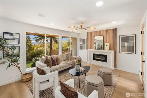 $1,650,000 | 7005 58th Avenue Northeast, Seattle, WA 98115