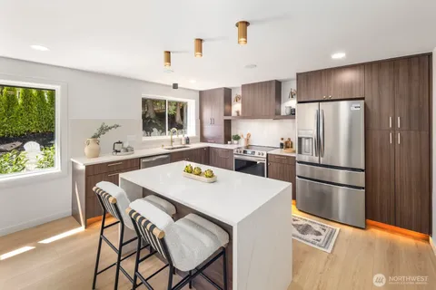 $1,650,000 | 7005 58th Avenue Northeast, Seattle, WA 98115