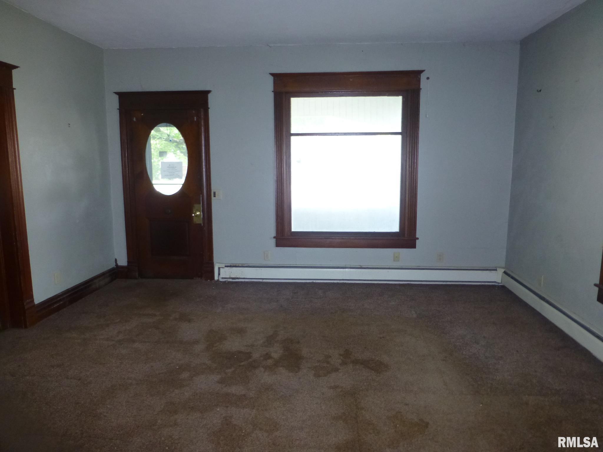 121 East Fortune Street Virden, IL 62690 - Photo 2 of 24