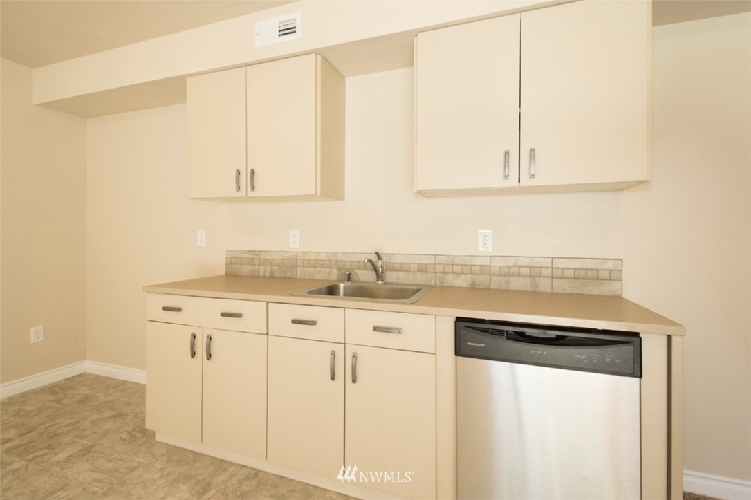12315 Koeppen Road Southeast Rainier, WA 98576 - Photo 14 of 25 Gallery Image 14