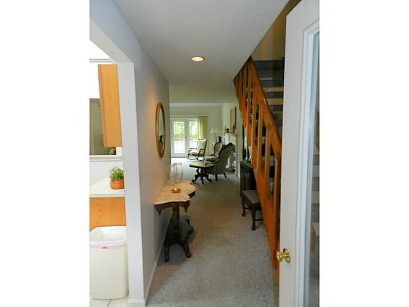 5 Wonderbrook Drive, Unit 5 Kennebunk, ME 04043 - Photo 4 of 25 Entry.