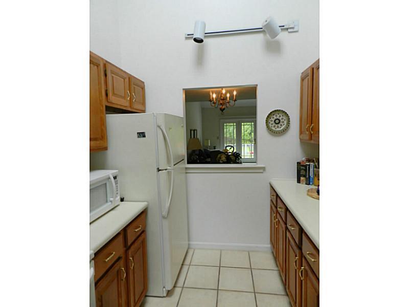 5 Wonderbrook Drive, Unit 5 Kennebunk, ME 04043 - Photo 7 of 25 Kitchen.