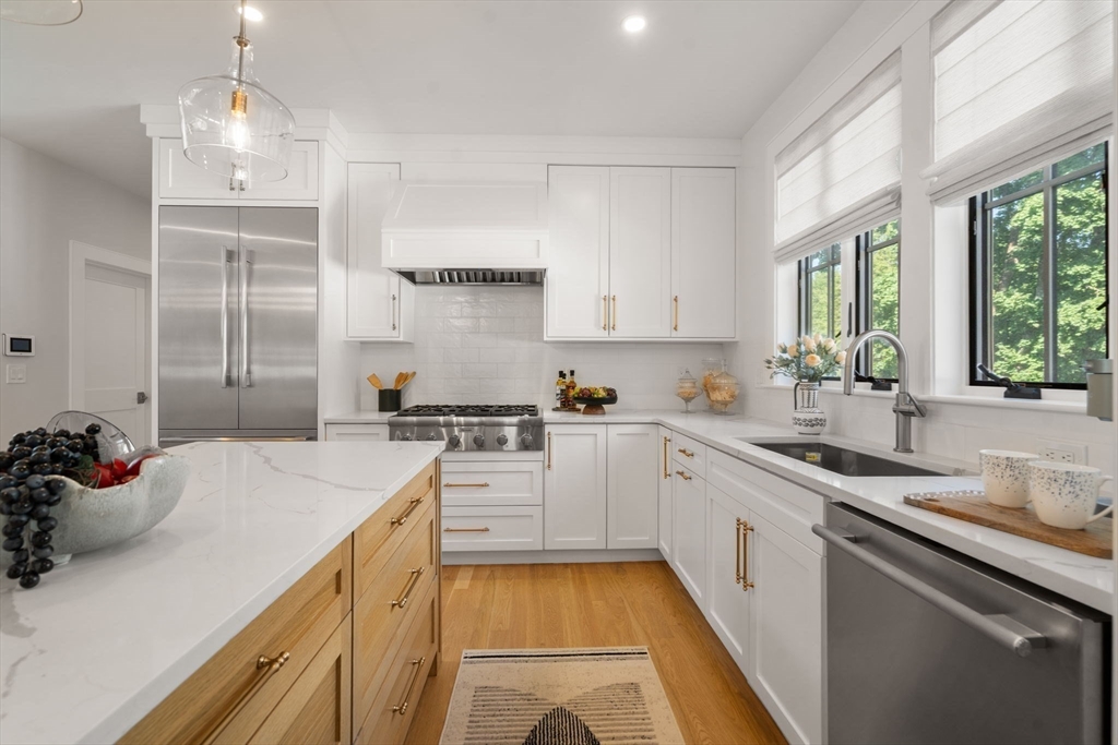 265 Weston Road Wellesley, MA 02482 - Photo 5 of 37