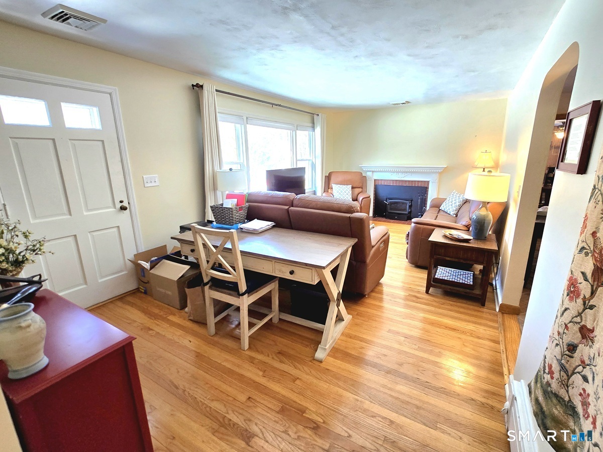 414 West Mountain Road Simsbury, CT 06070 - Photo 5 of 21