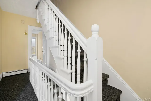 $2,300 | 61 Overlook Place, Newburgh, NY 12550