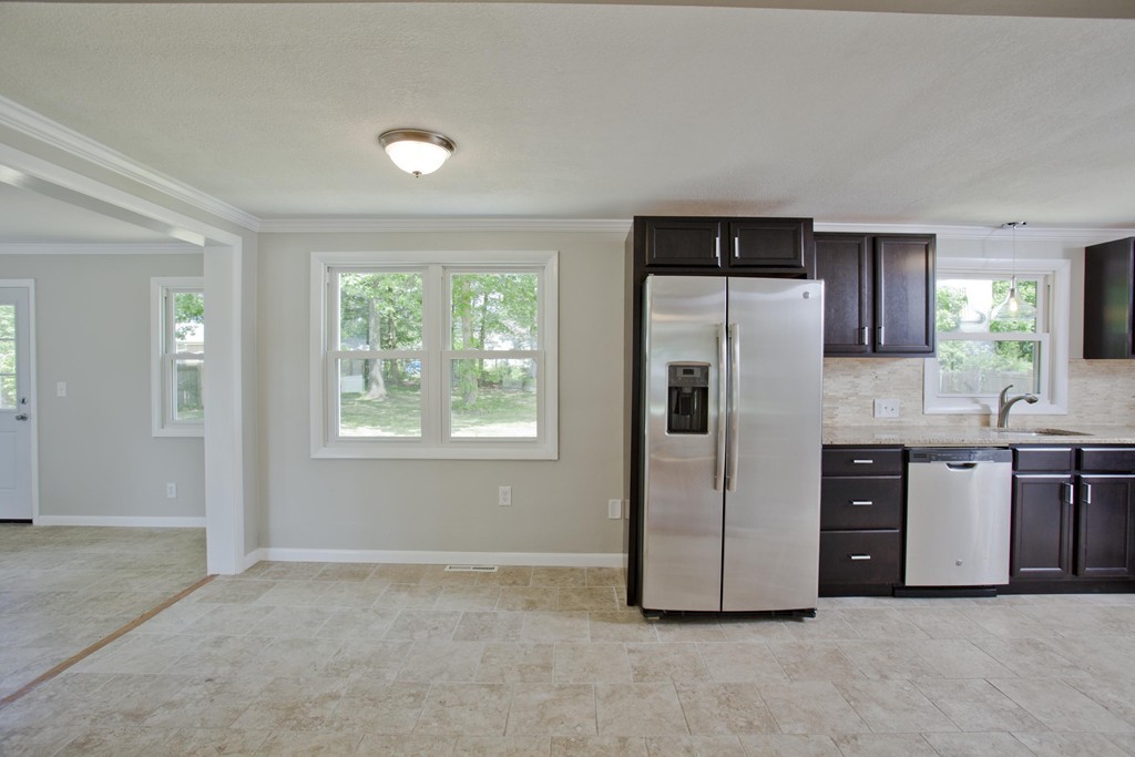 206 Acrebrook Road Springfield, MA 01129 - Photo 10 of 16 Gallery Image 10