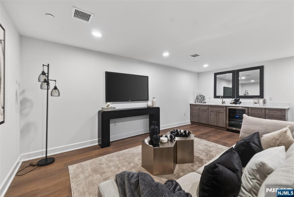 22 Gabriel Court, Unit 22 Paramus, NJ 07652 - Photo 33 of 38