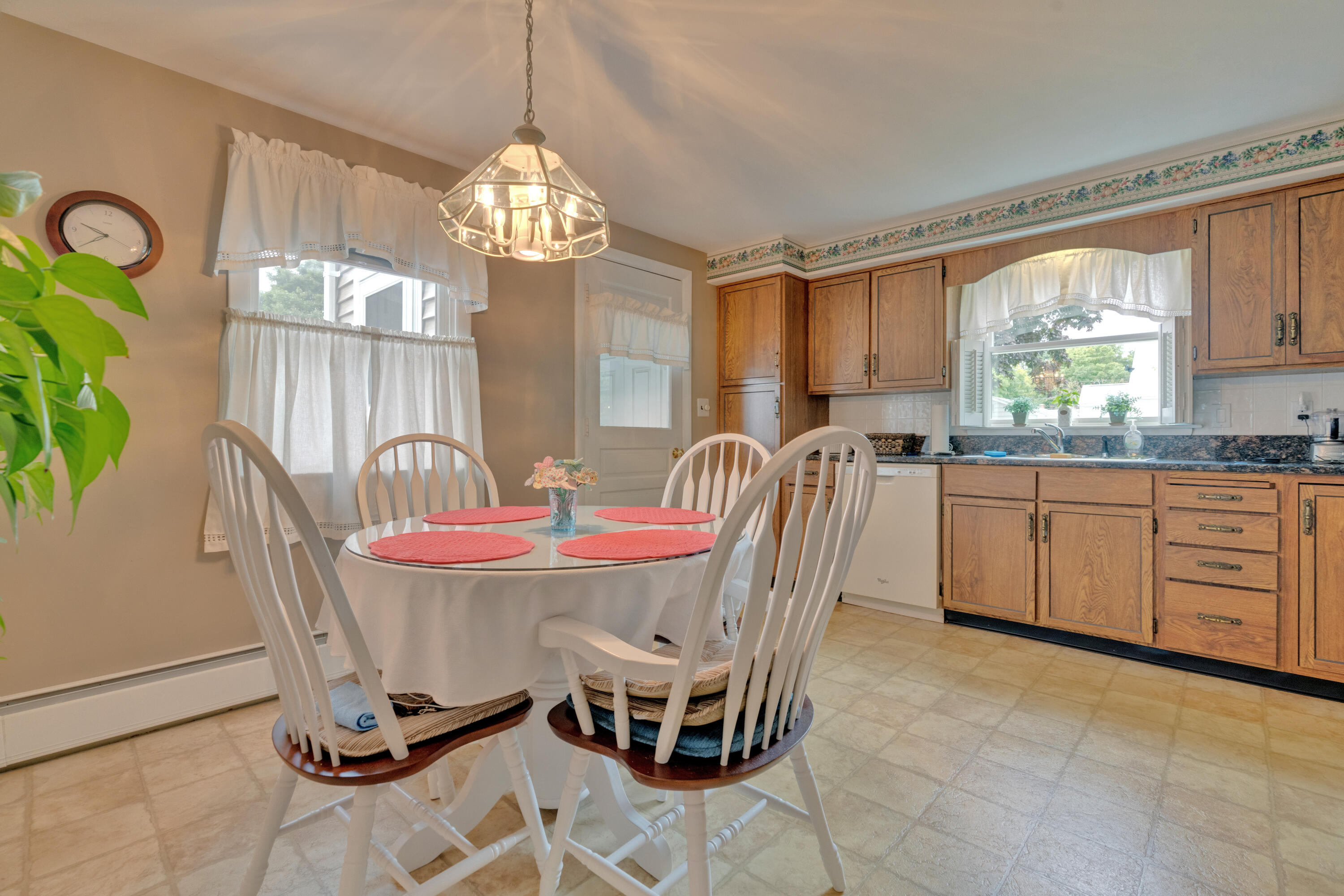 39 Hicks Street Portland, ME 04103 - Photo 12 of 47 _DSC5494