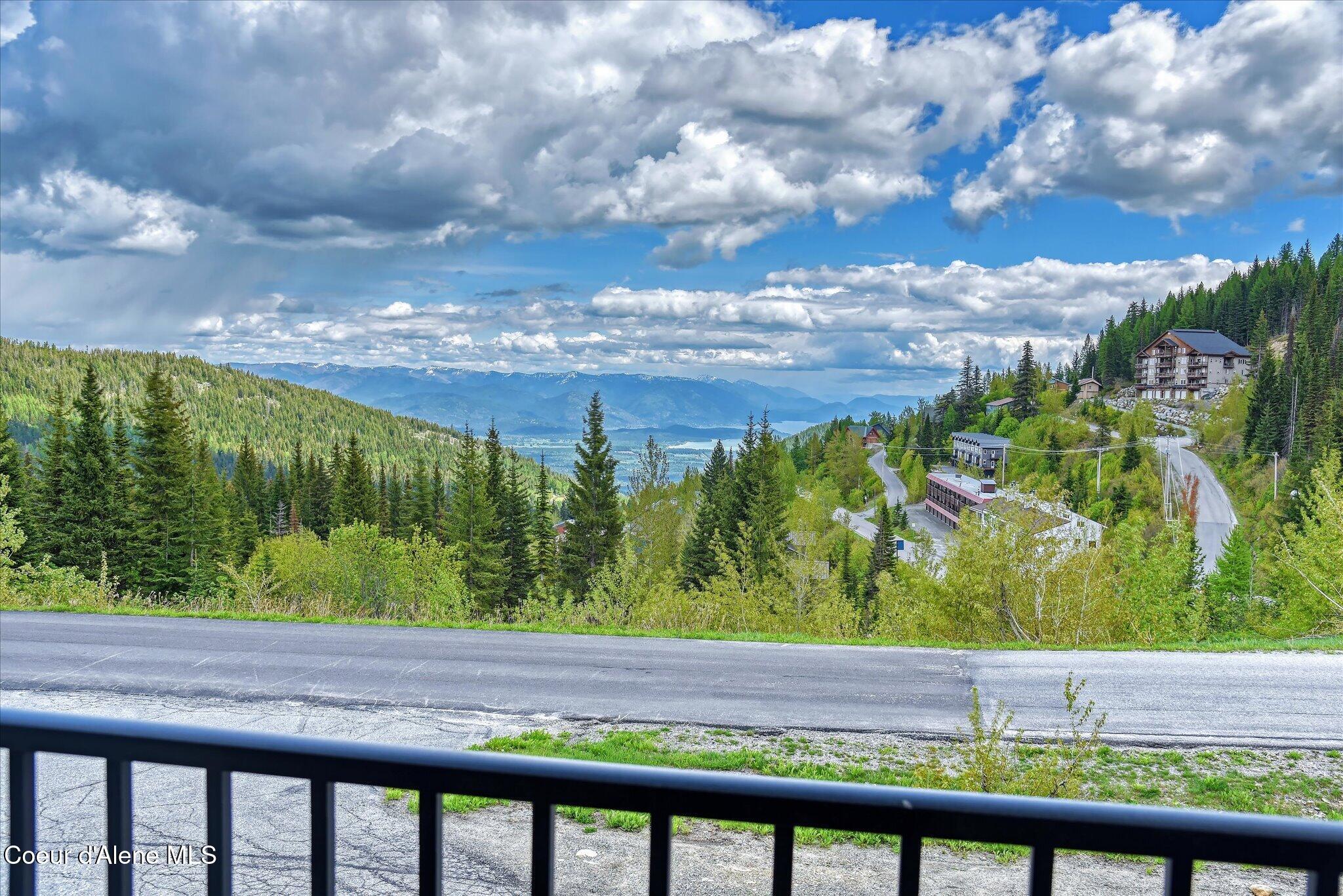 155 Crystal Springs Road, Unit 401 Sandpoint, ID 83864 - Photo 5 of 39 22-126041826