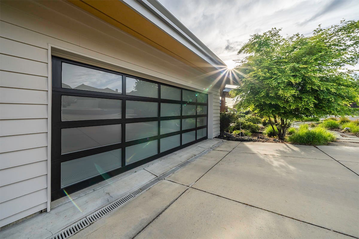 4220 Falcon Ridge Terrace Medford, OR 97504 - Photo 6 of 47 DSC08719-HDR