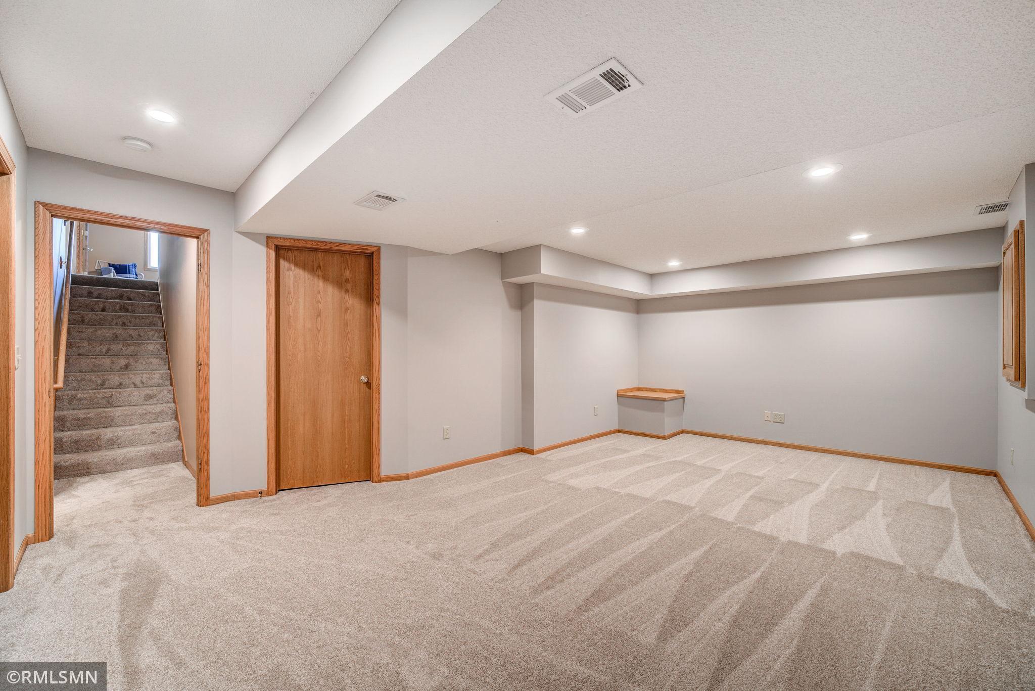 2312 Boulder Ridge Lane Woodbury, MN 55125 - Photo 23 of 28 Gallery Image 23