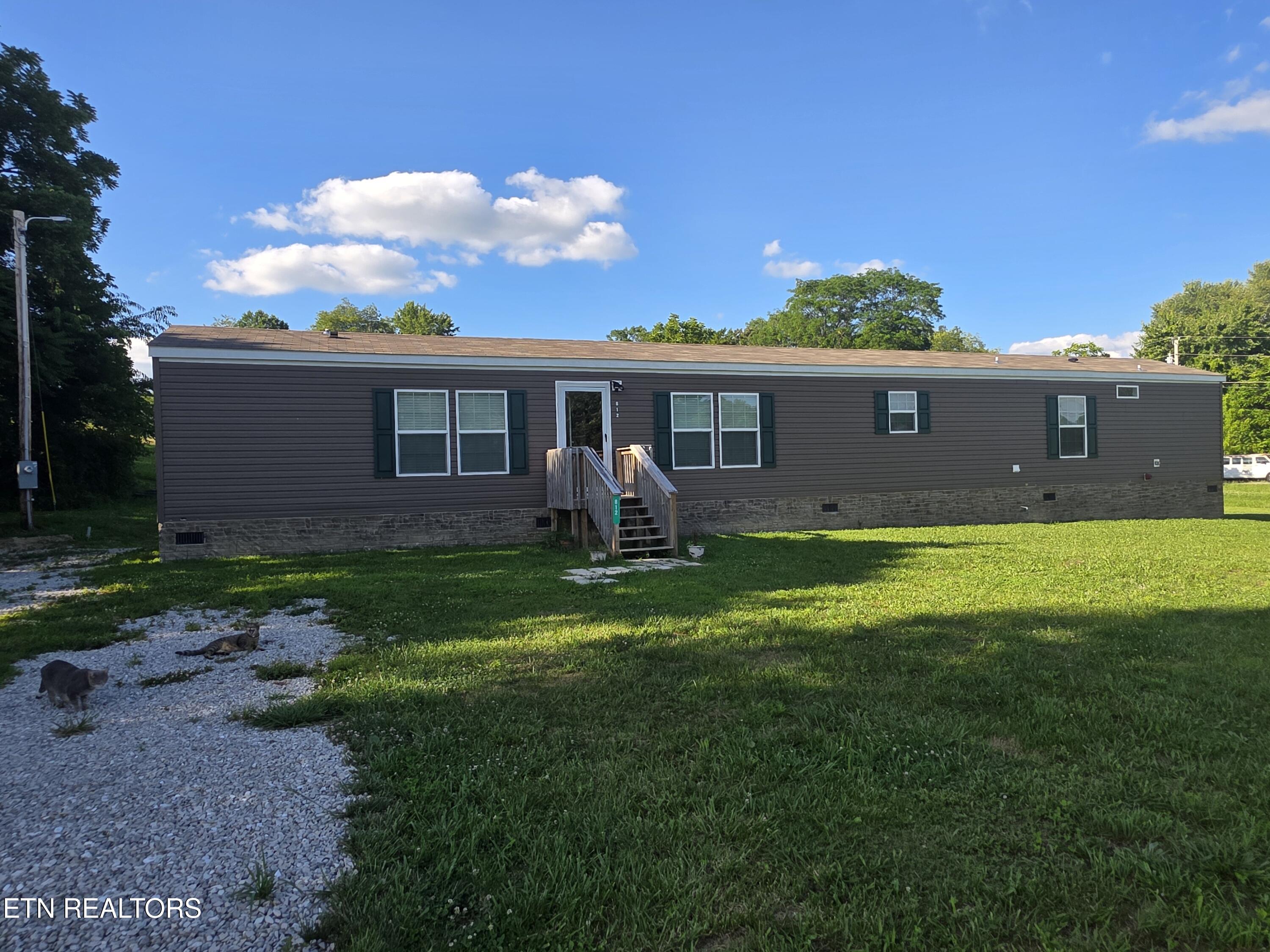812 West 3rd Avenue Oneida, TN 37841 - Photo 2 of 16 20260615_183708
