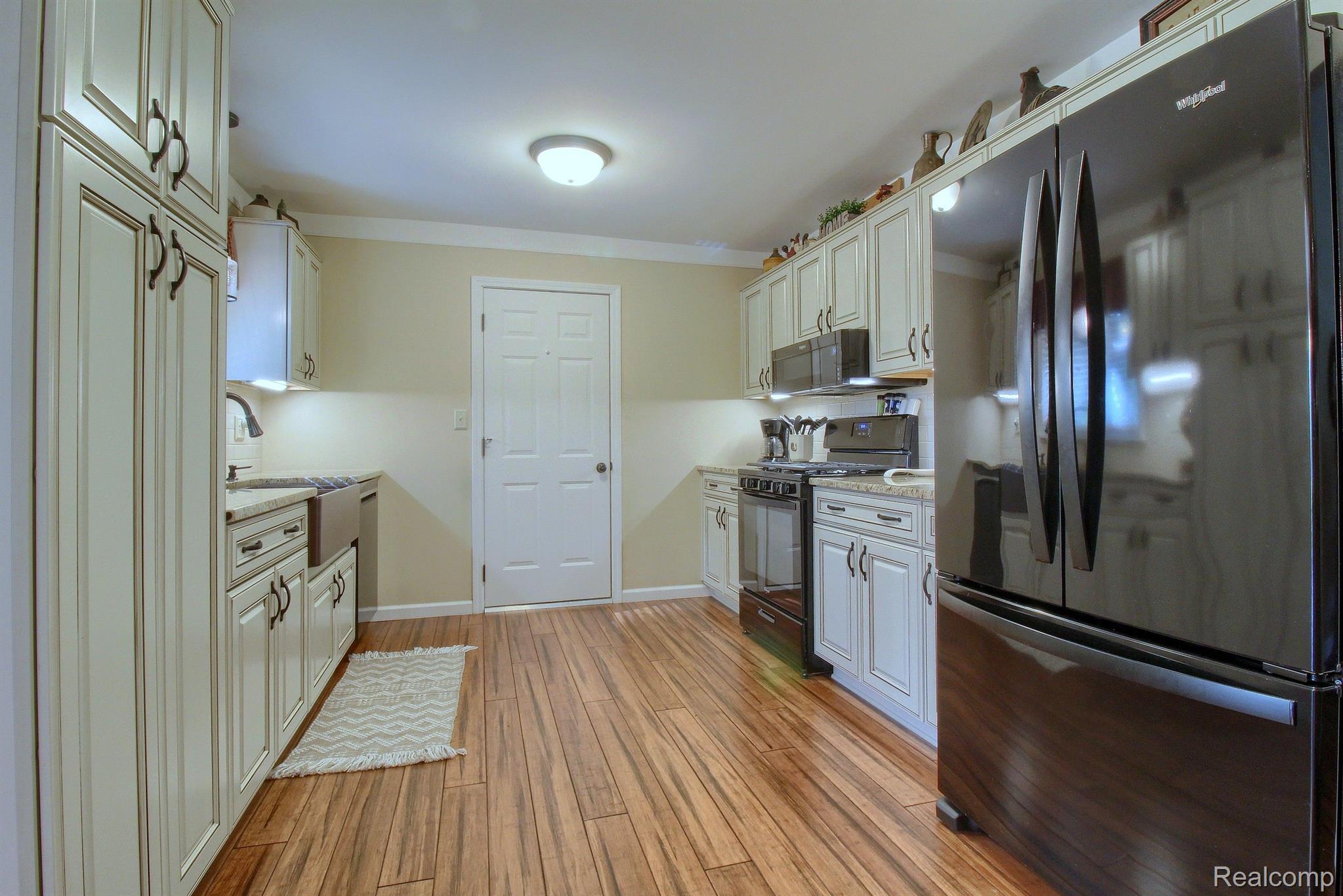 10311 Grafton Road Carleton, MI 48117 - Photo 11 of 30 Gallery Image 11