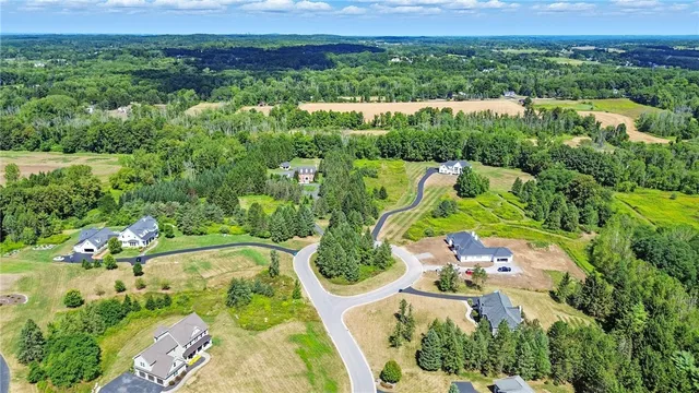 $164,900 | 22 Holly Hill, Mendon, NY 14472