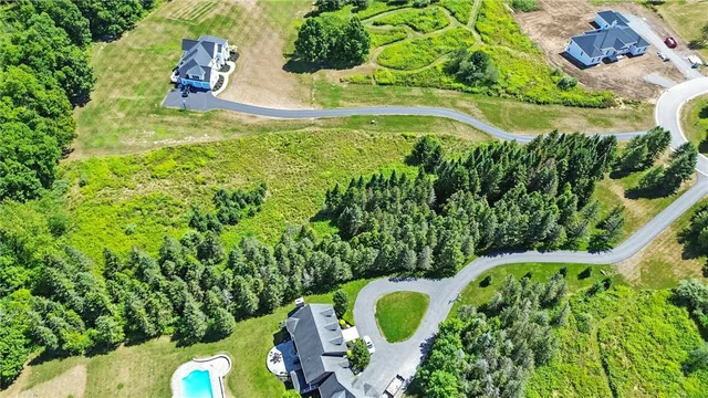 $164,900 | 22 Holly Hill, Mendon, NY 14472