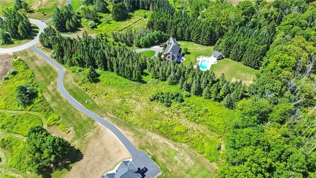 $164,900 | 22 Holly Hill, Mendon, NY 14472