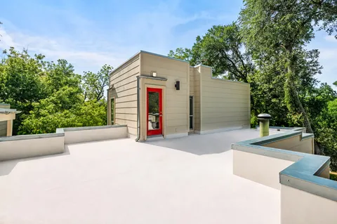 $1,250,000 | 5932 Highland Hills Drive, Austin, TX 78731