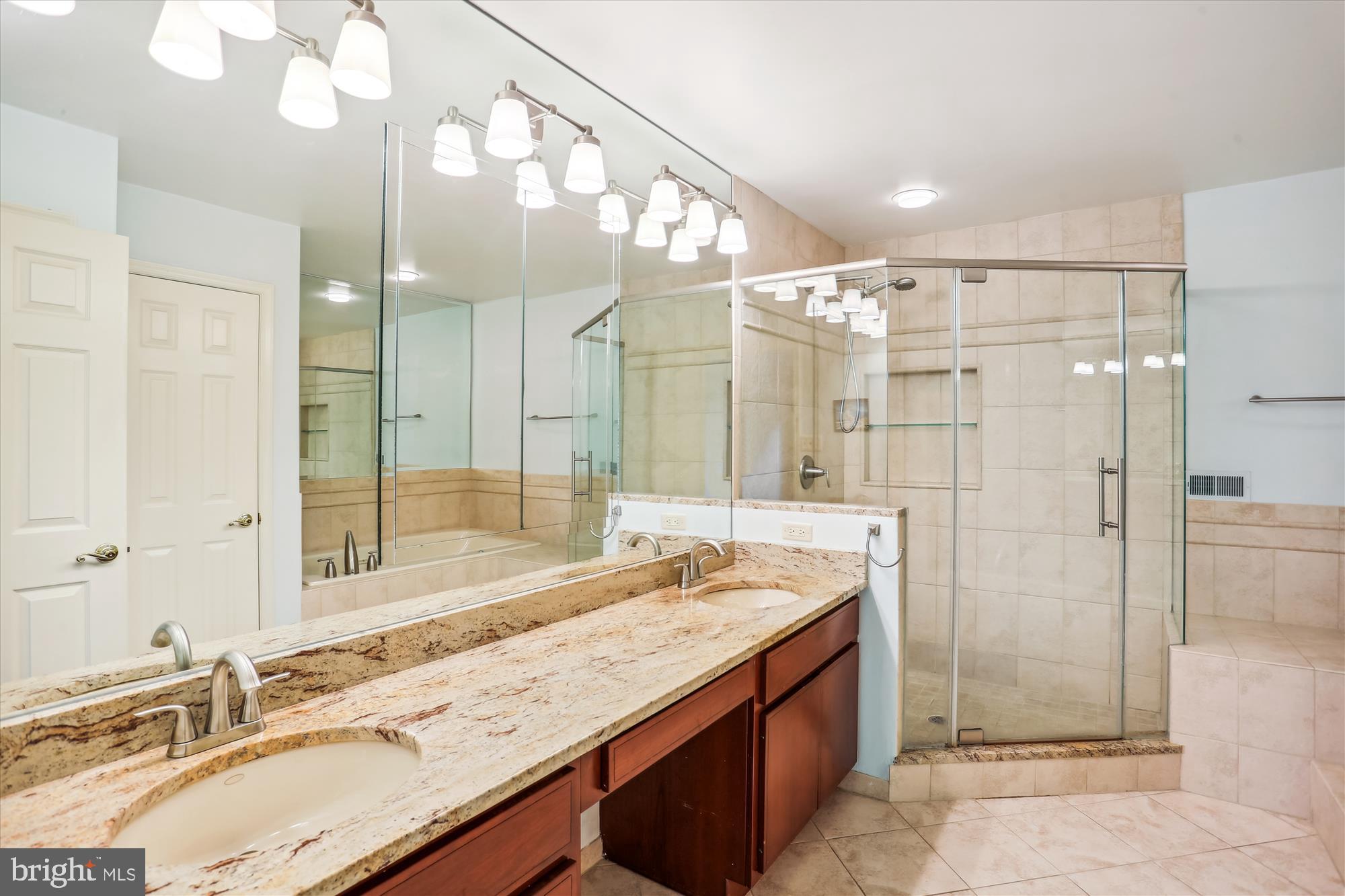 8403 Quarry Ridge Road Bethesda, MD 20817 - Photo 8 of 18 Primary Bath
