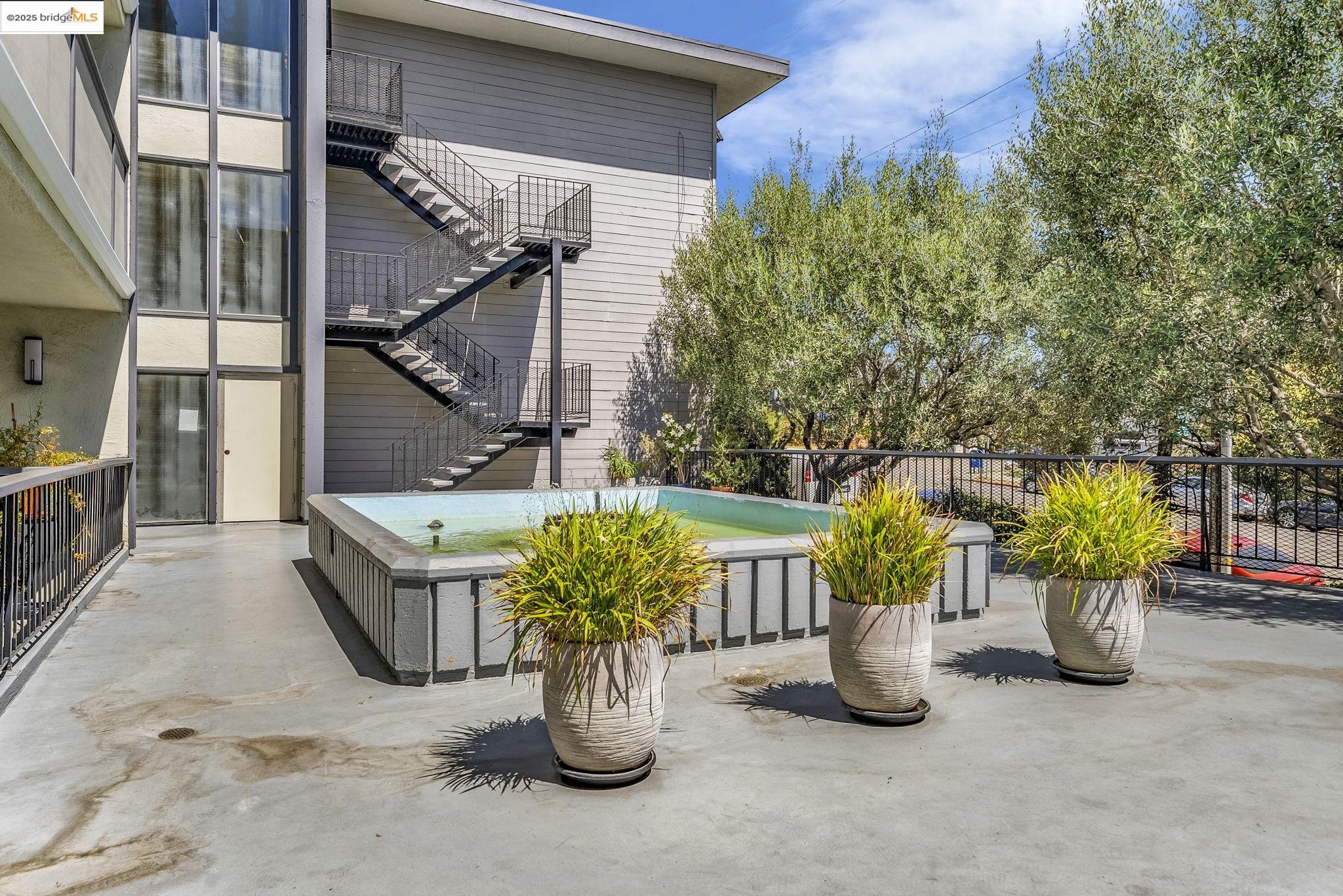 567 Oakland Avenue, Unit 101 Oakland, CA 94611 - Photo 14 of 50