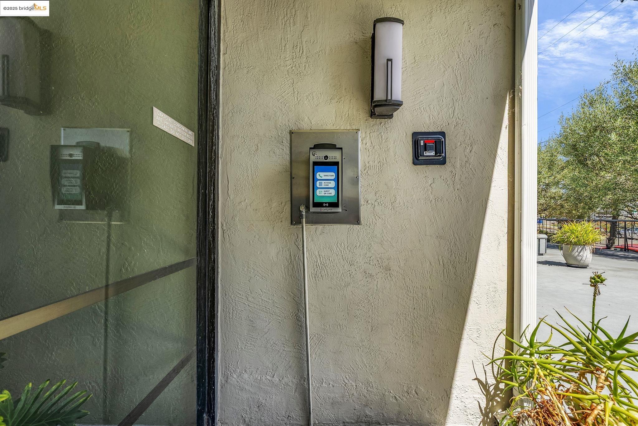 567 Oakland Avenue, Unit 101 Oakland, CA 94611 - Photo 16 of 50