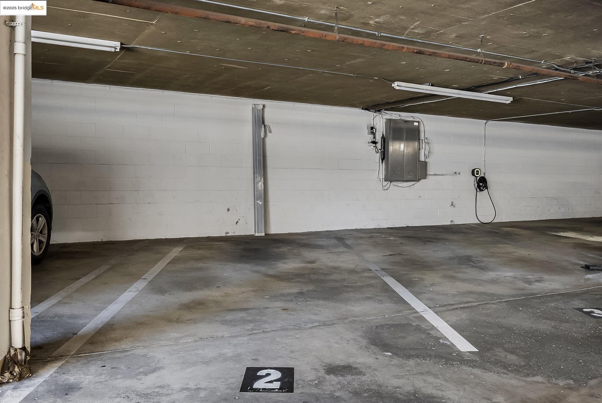 567 Oakland Avenue, Unit 101 Oakland, CA 94611 - Photo 37 of 50 Space #2