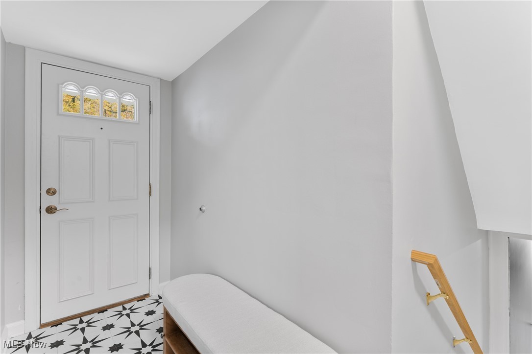 36725 Pettibone Road Solon, OH 44139 - Photo 24 of 44 Back Entry