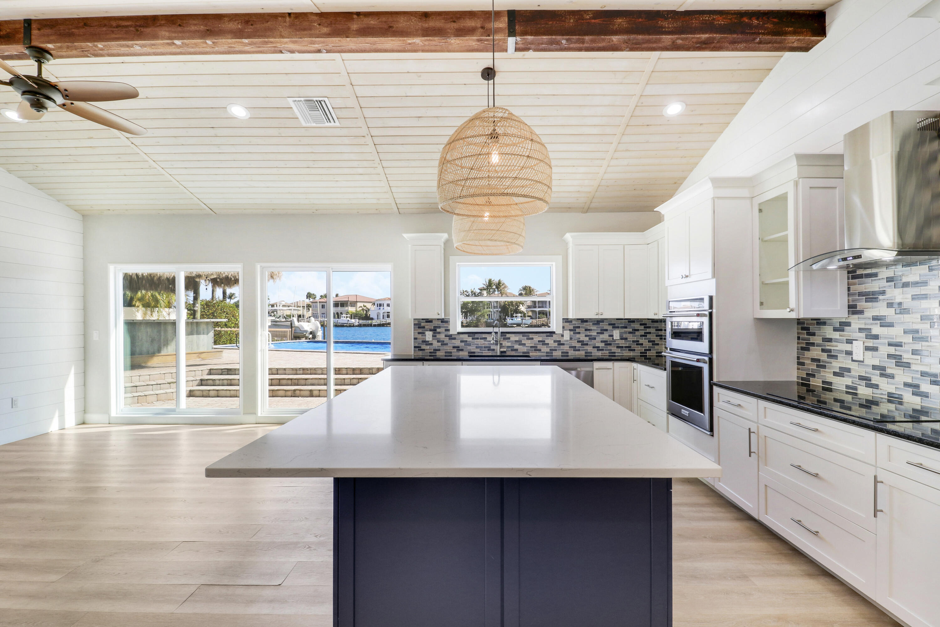 9195 Southeast Cove Point Street Jupiter, FL 33469 - Photo 19 of 80 Kitchen