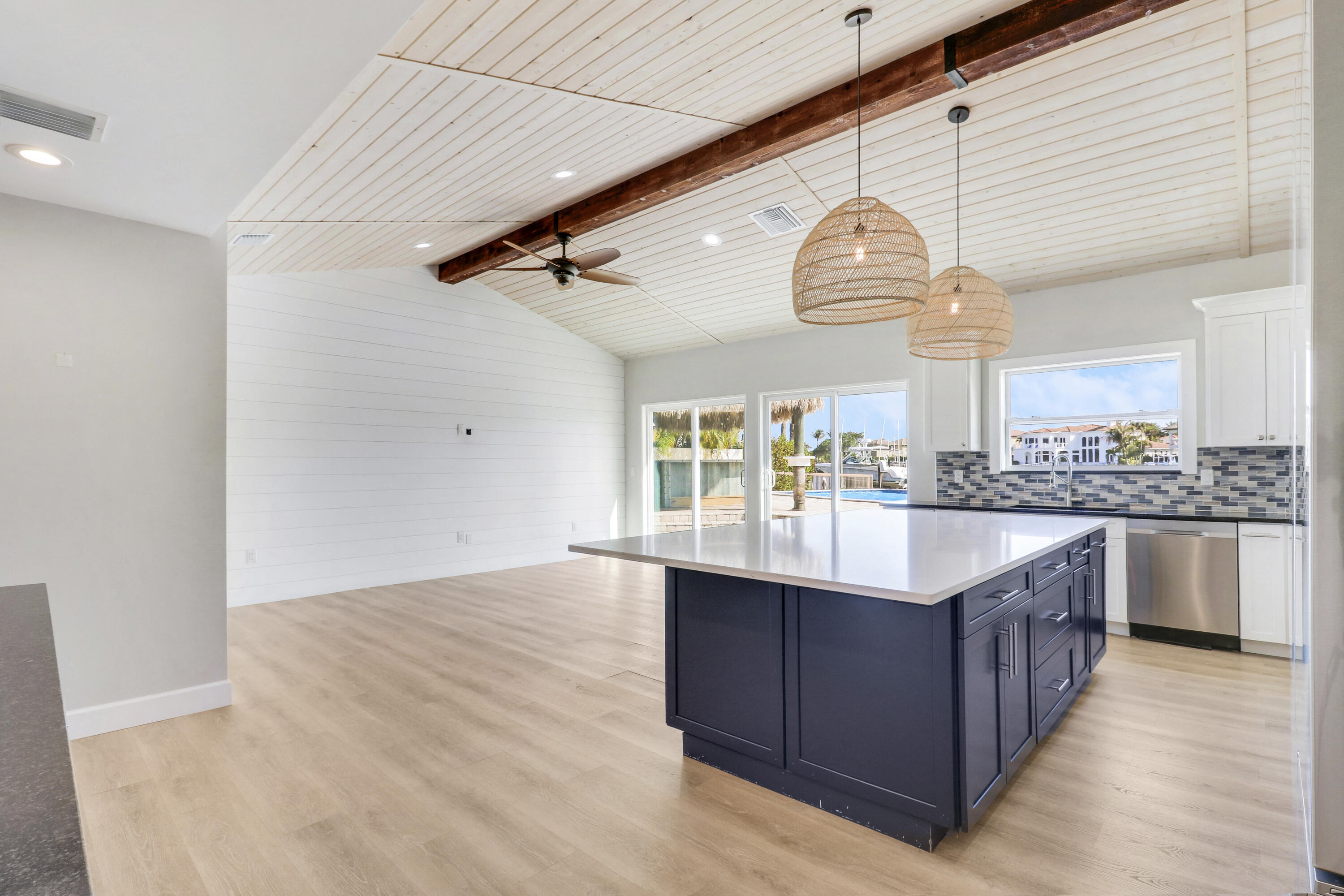 9195 Southeast Cove Point Street Jupiter, FL 33469 - Photo 27 of 80 Kitchen
