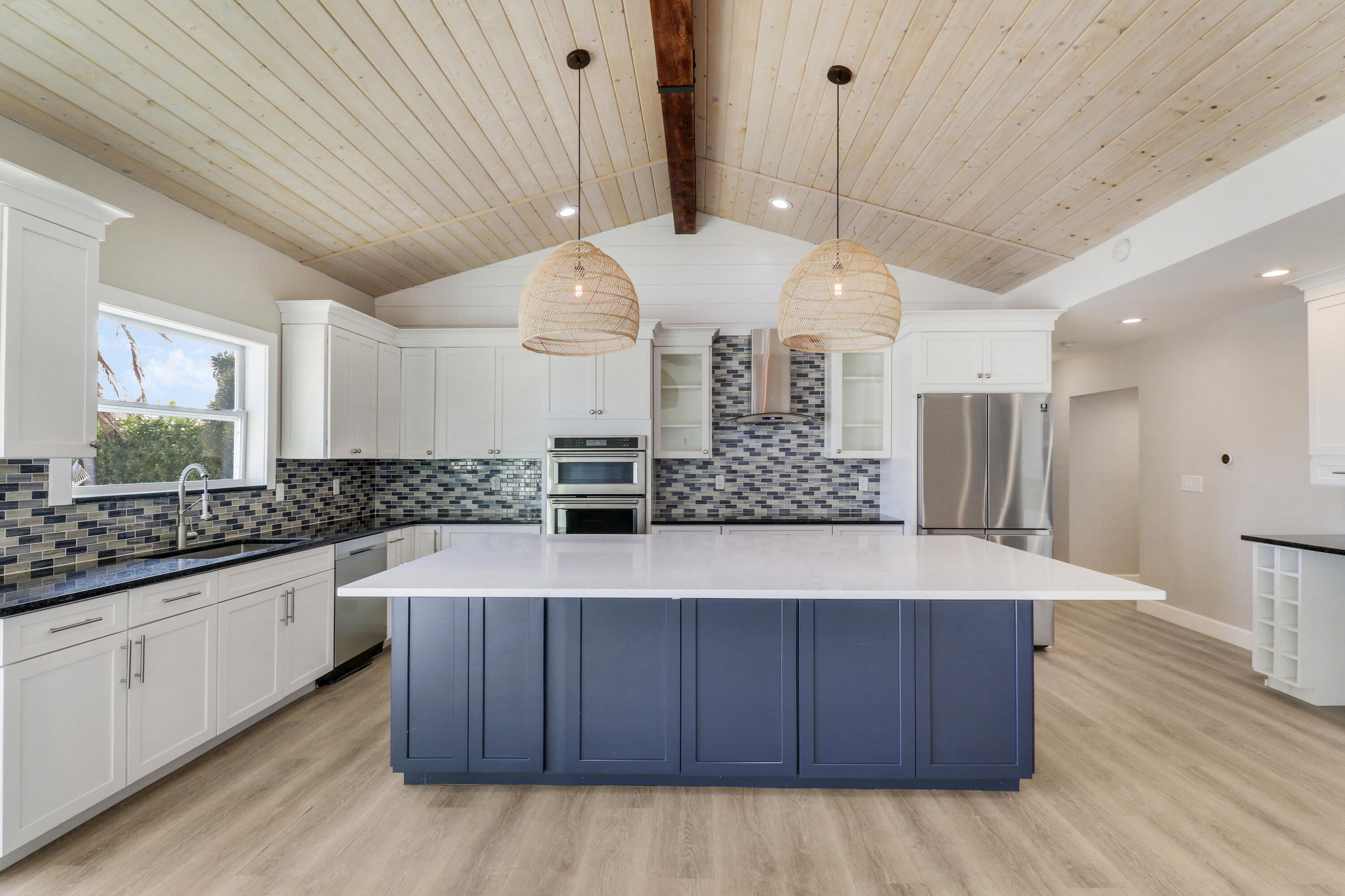 9195 Southeast Cove Point Street Jupiter, FL 33469 - Photo 30 of 80 Kitchen