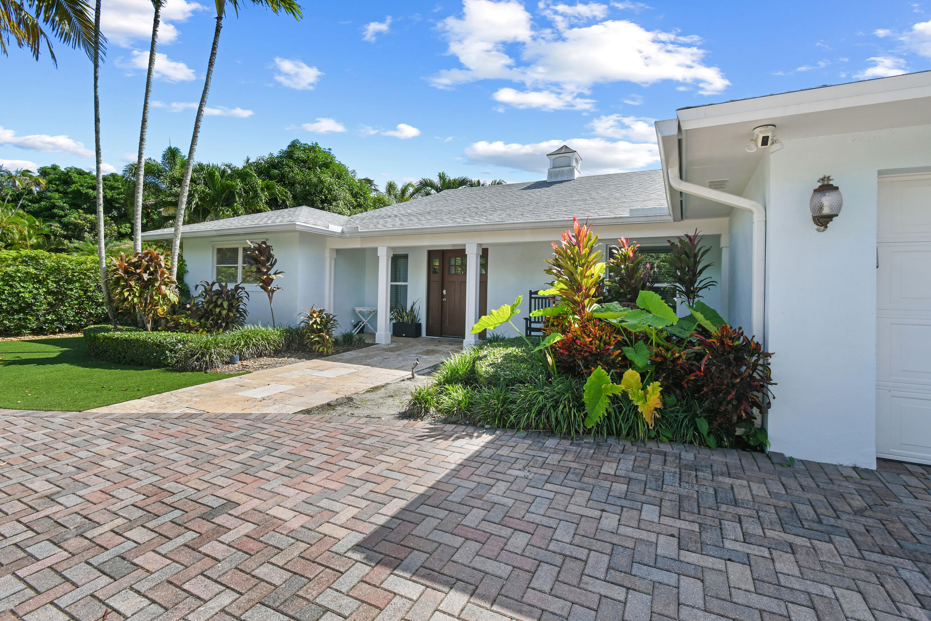9195 Southeast Cove Point Street Jupiter, FL 33469 - Photo 3 of 80 Front View