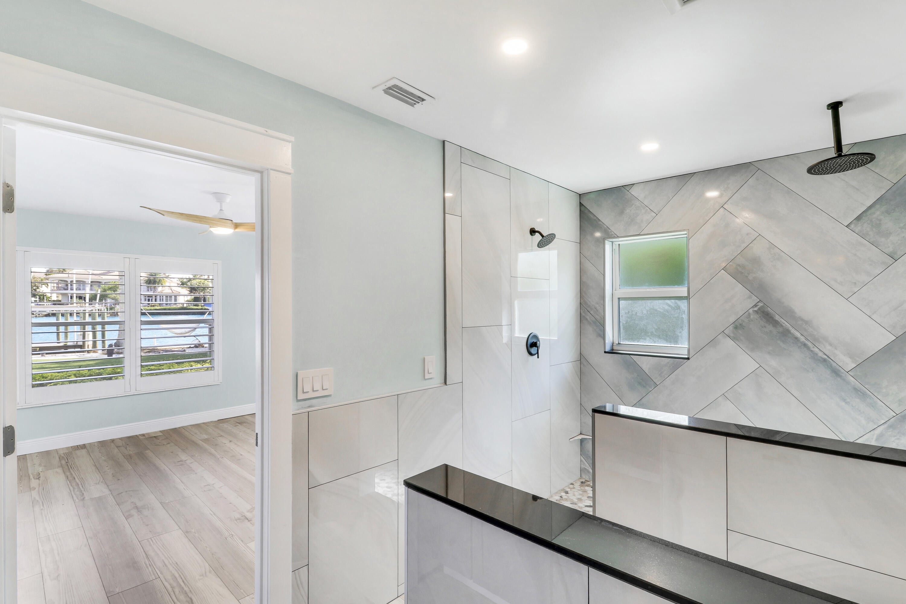 9195 Southeast Cove Point Street Jupiter, FL 33469 - Photo 59 of 80 Bathroom