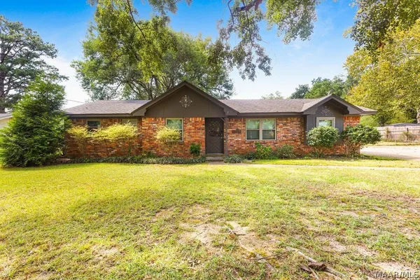 $215,000 | 245 Choctaw Lane, Coosada, AL 36020