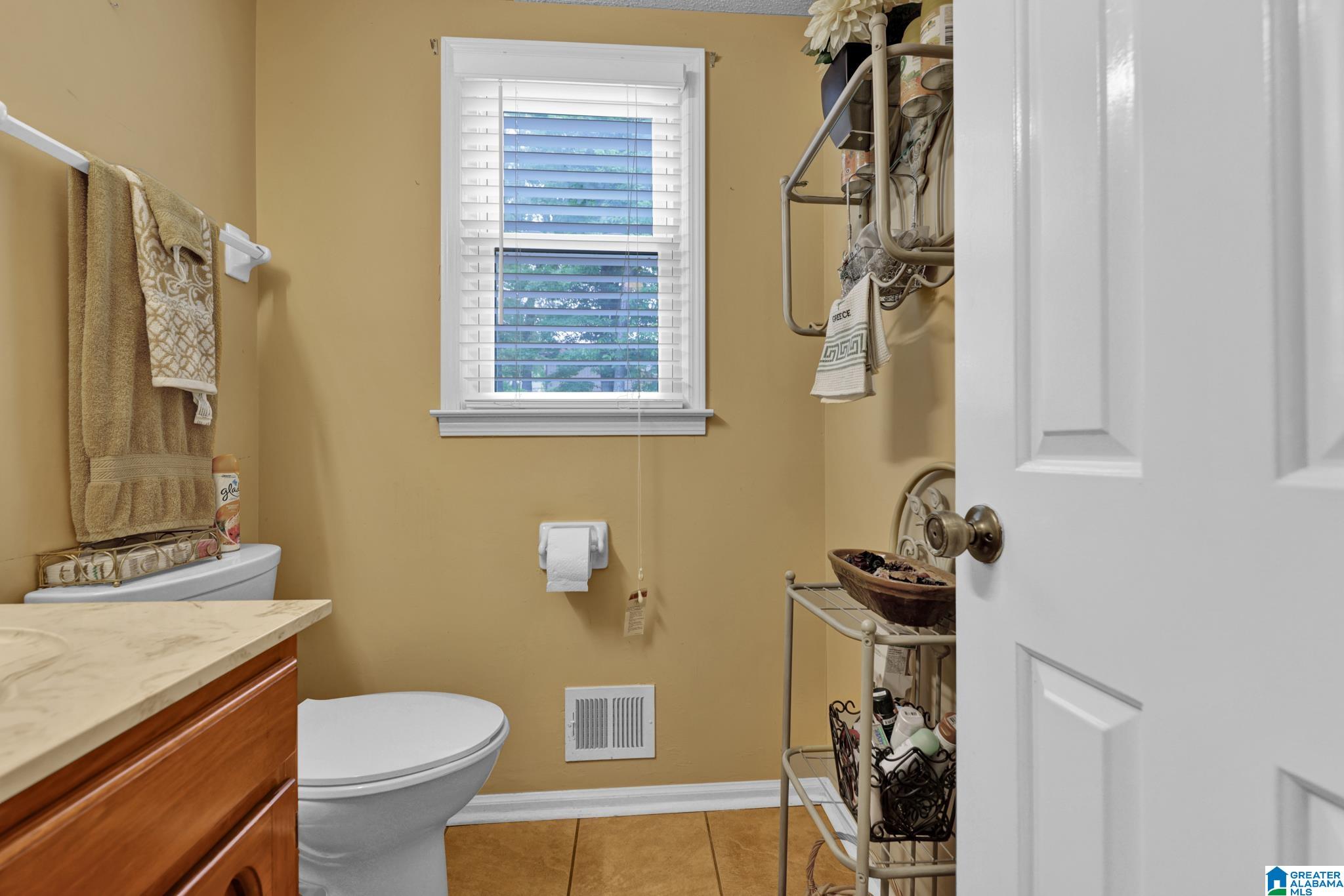 916 Woodbrook Road Birmingham, AL 35215 - Photo 10 of 33