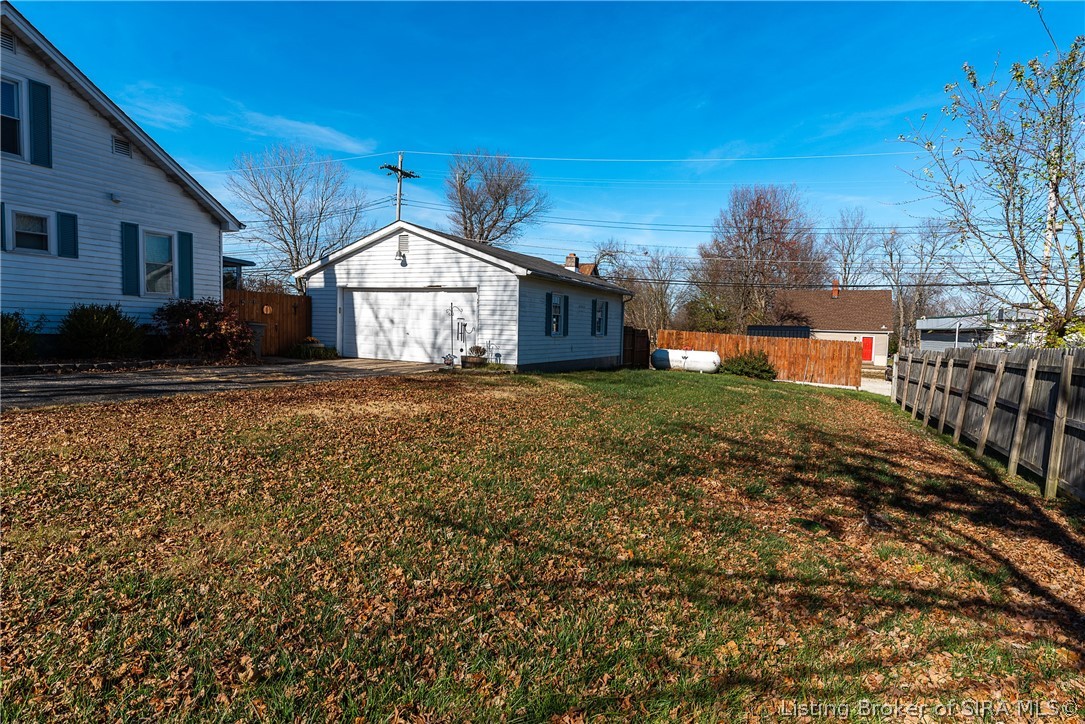 7124 High Street Floyds Knobs, IN 47119 - Photo 2 of 34